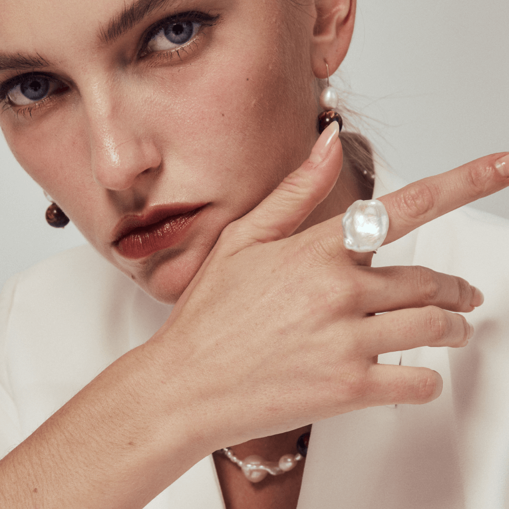 Bold Petal Pearl Open Ring