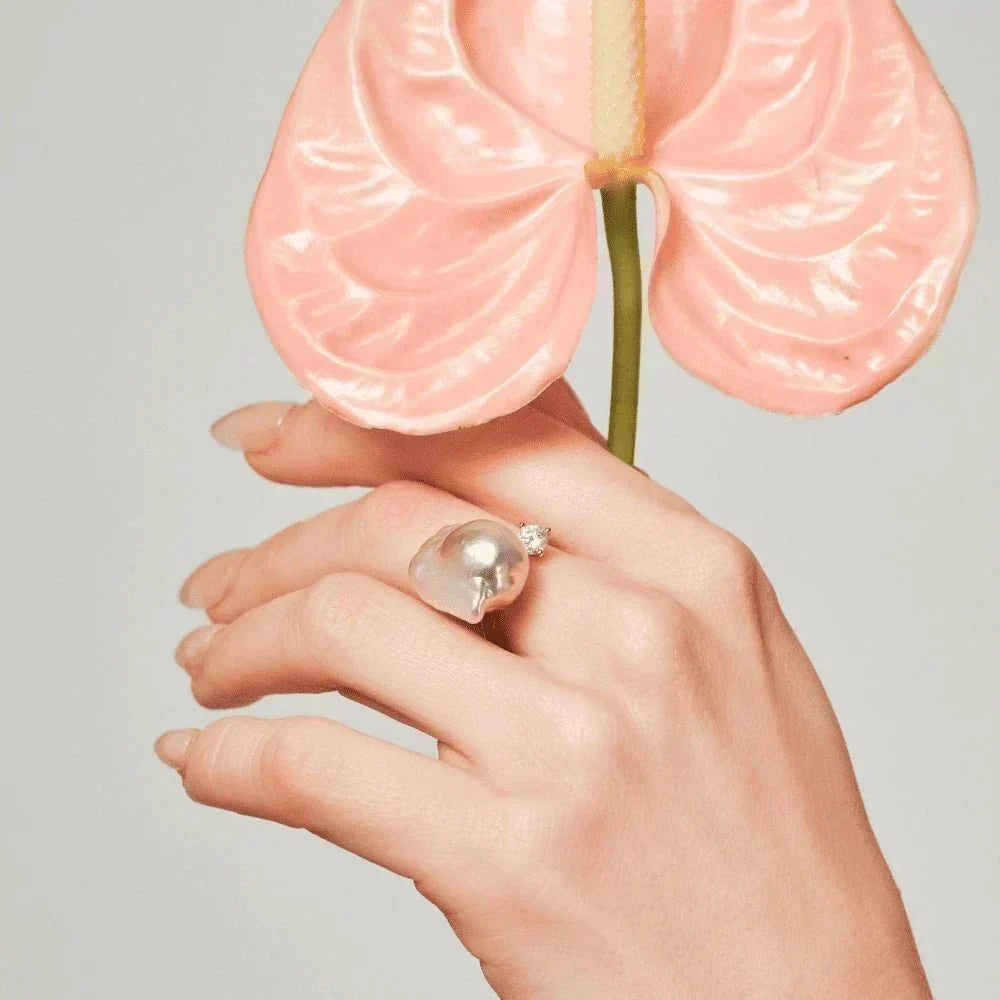 Hands Tell Your Life Story: How Baroque Pearl Rings Elevate Your Everyday Styling