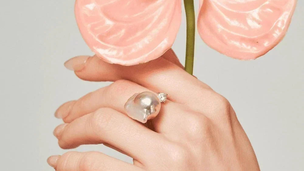 Hands Tell Your Life Story: How Baroque Pearl Rings Elevate Your Everyday Styling