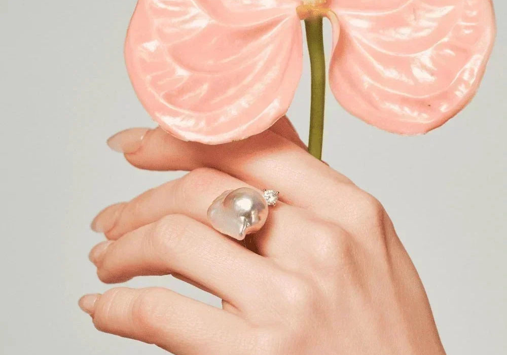 Hands Tell Your Life Story: How Baroque Pearl Rings Elevate Your Everyday Styling