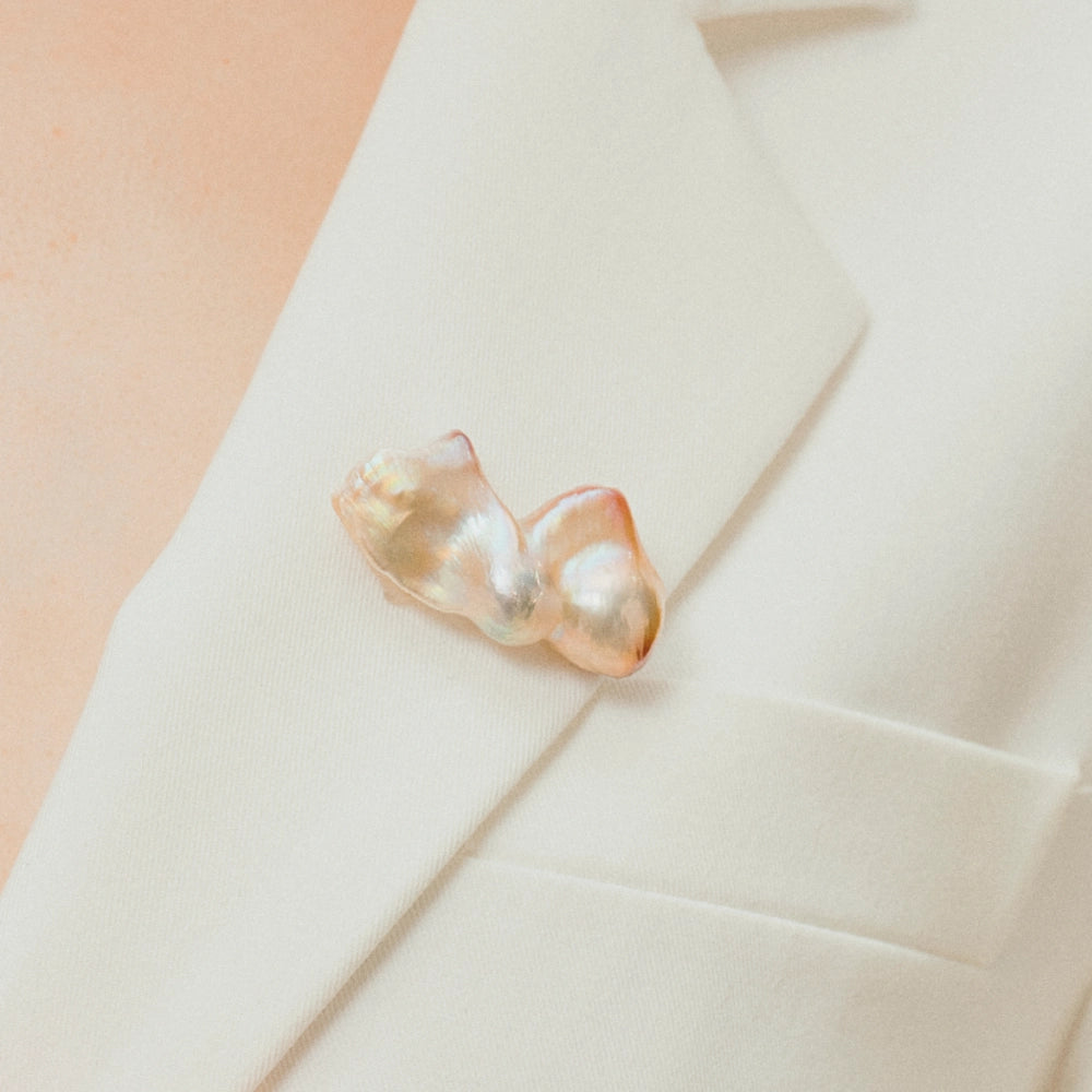 Pippa | Pink Baroque Pearl Gold Brooch - image 2