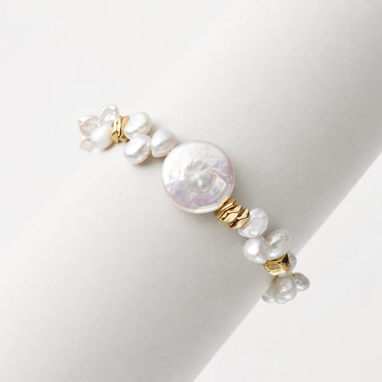 Rome | White Button Baroque Pearl 18k Gold Bracelet