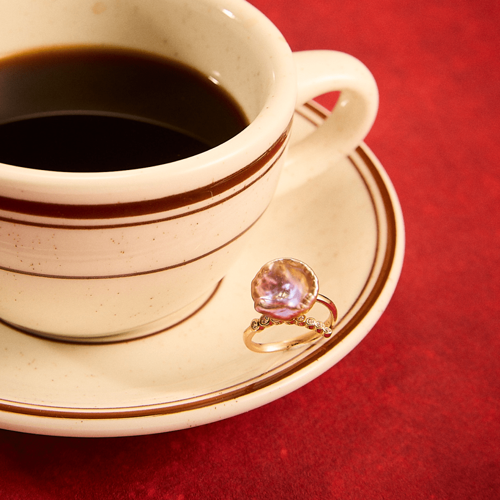 Vivi | Purple Petal Baroque Pearl 18K Gold Ring