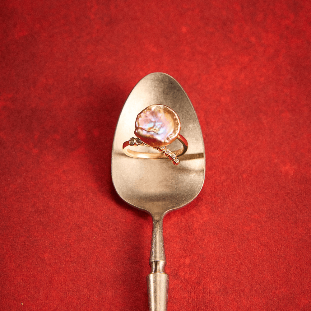 Vivi | Purple Petal Baroque Pearl 18K Gold Ring