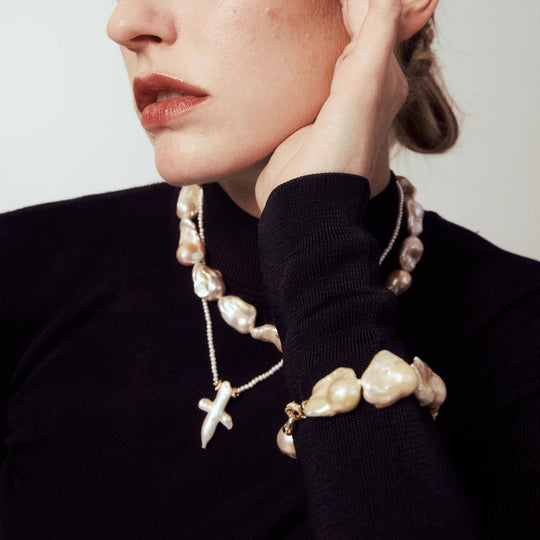 Fay | White Cross Baroque Pearl 18k Gold Pendant