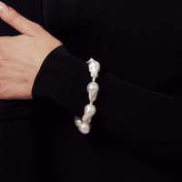 Baroque Grande Pearl Bracelet thumbnail 1