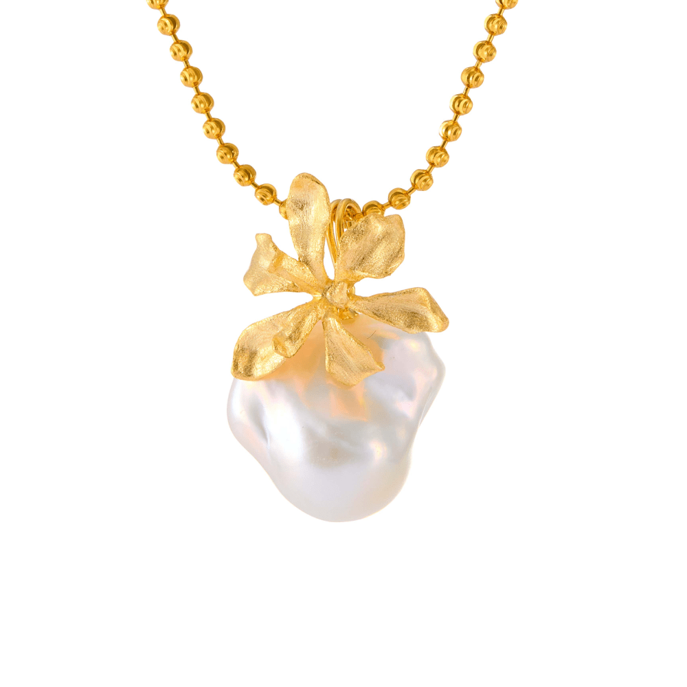 Balle | White Baroque Pearl 18k Gold Flower Pendant