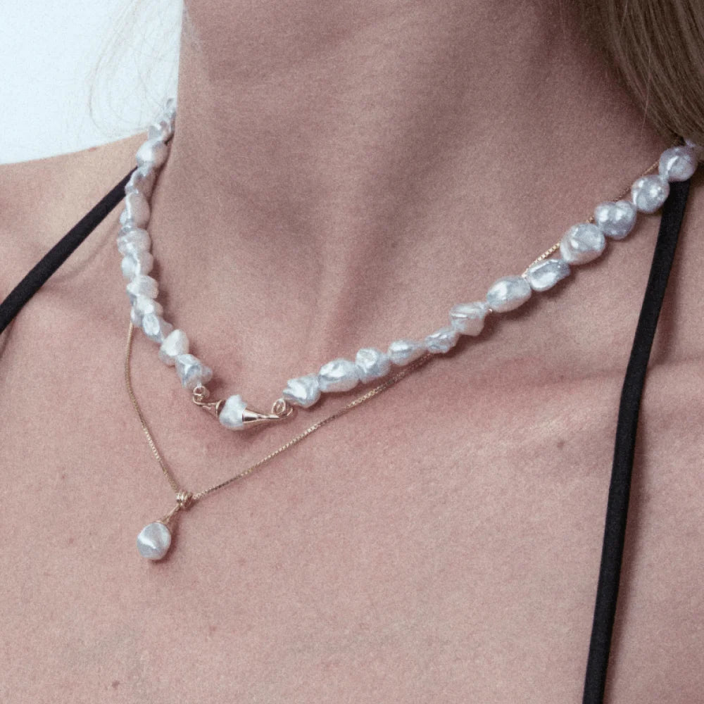 Gutta | Gray Keshi Baroque Pearl 18k Gold Pendant