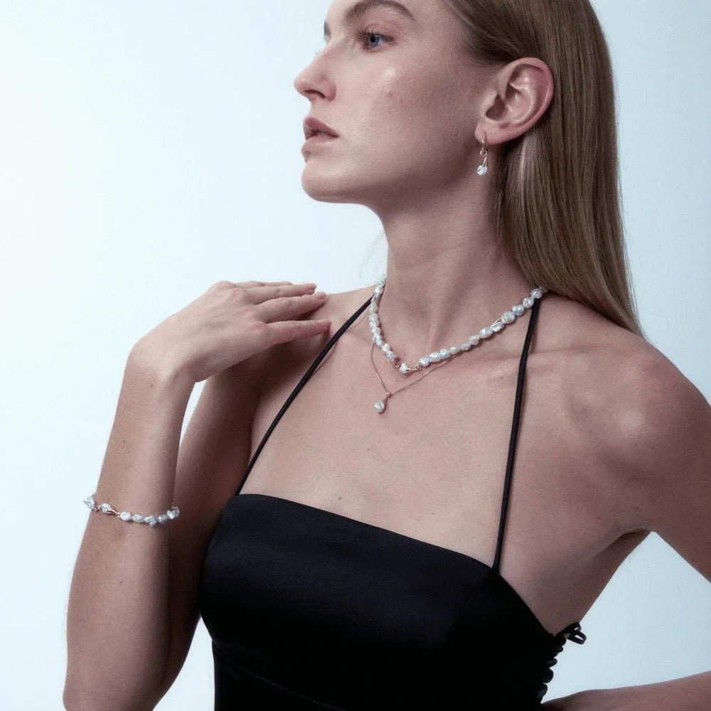 Gutta | Gray Keshi Baroque Pearl 18k Gold Pendant model view
