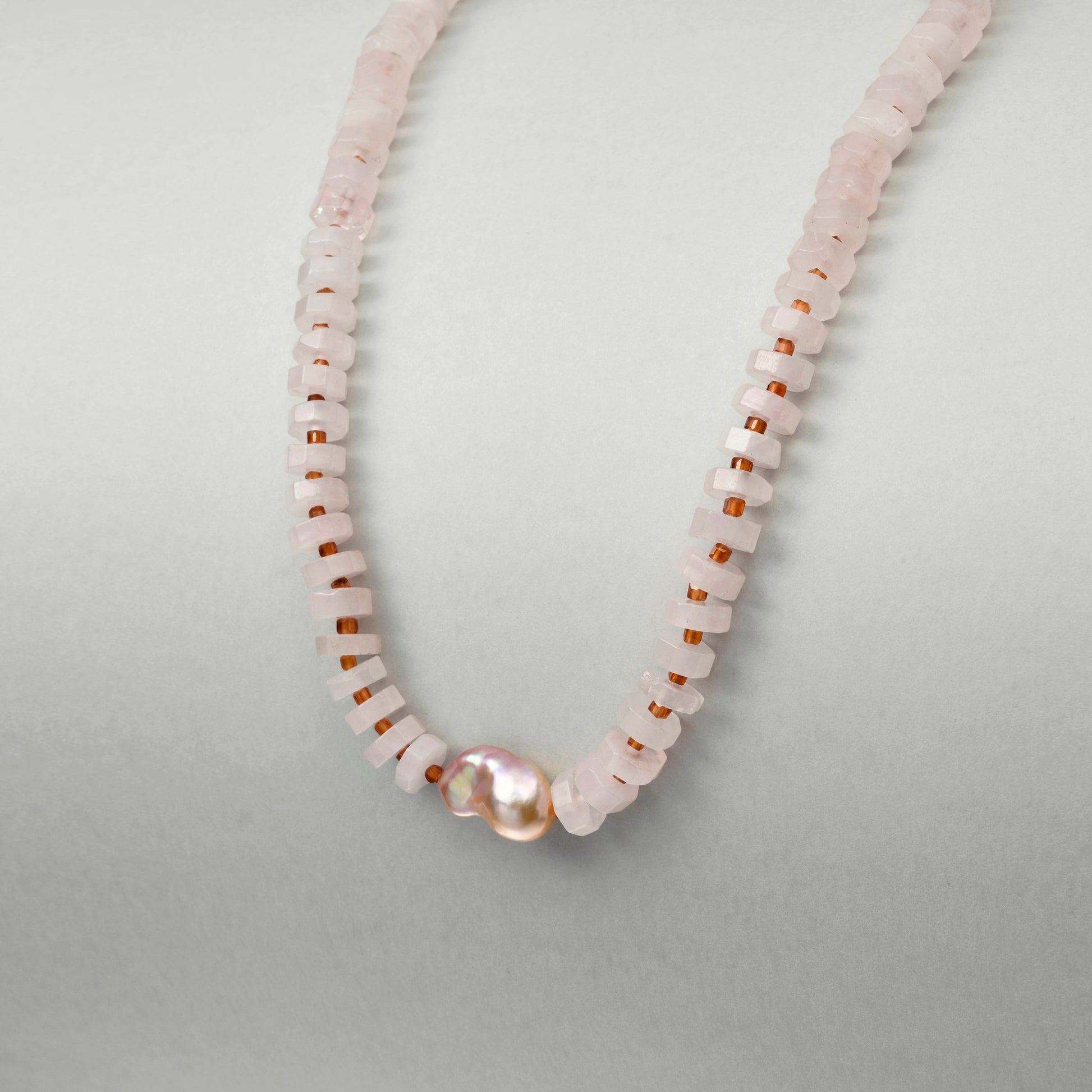 Saku | Pink Baroque Pearl 18k Gold Quartz Necklace