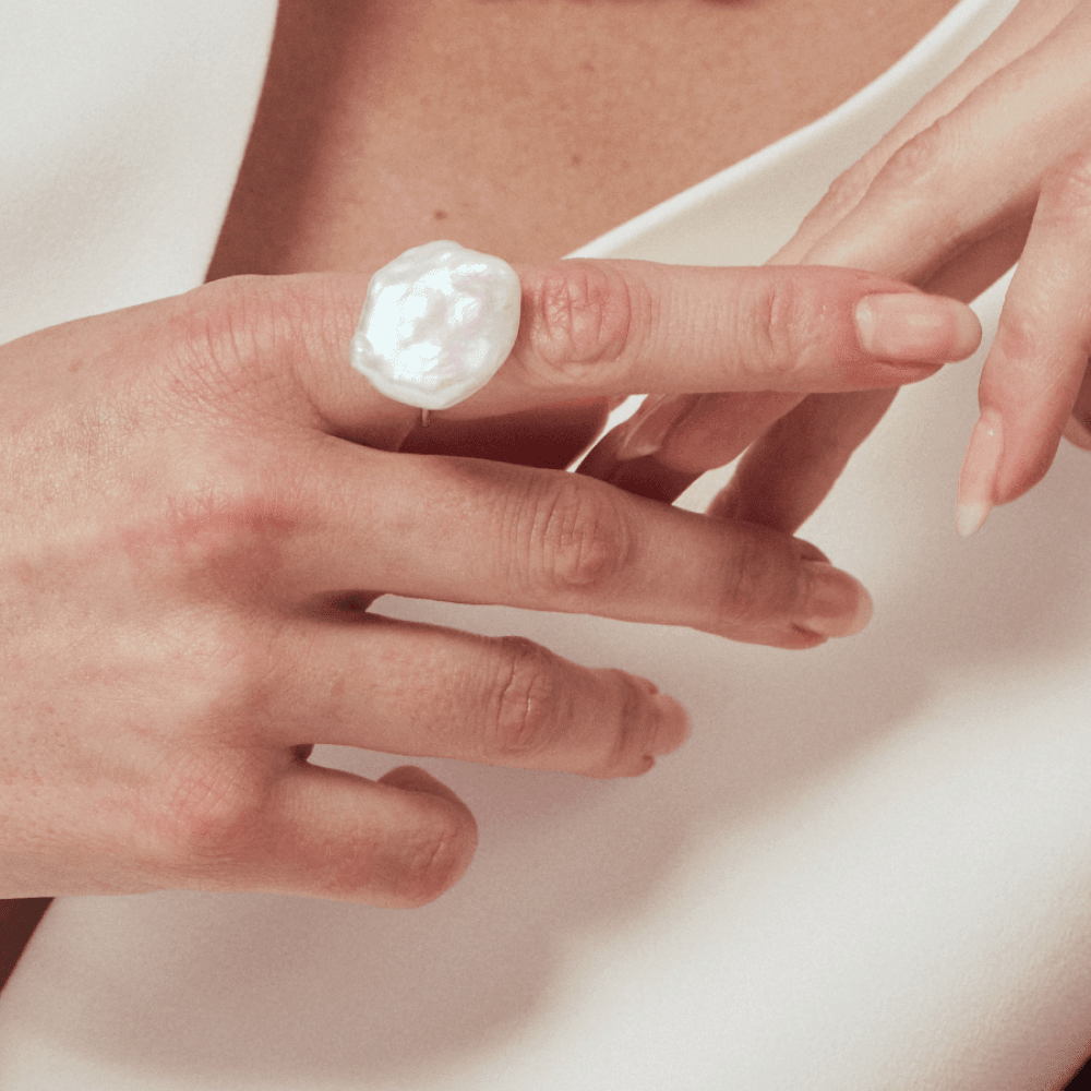 Parri | White Petal Baroque Pearl Silver Open Ring