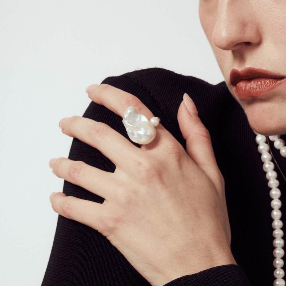 Celes | White Baroque Pearl 18K Gold Open Ring