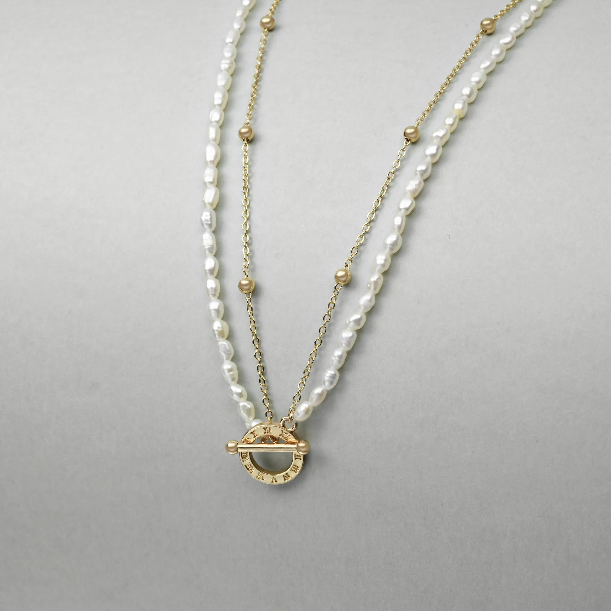 Celia | White Oval Baroque Pearl 18k Gold Layered Necklace