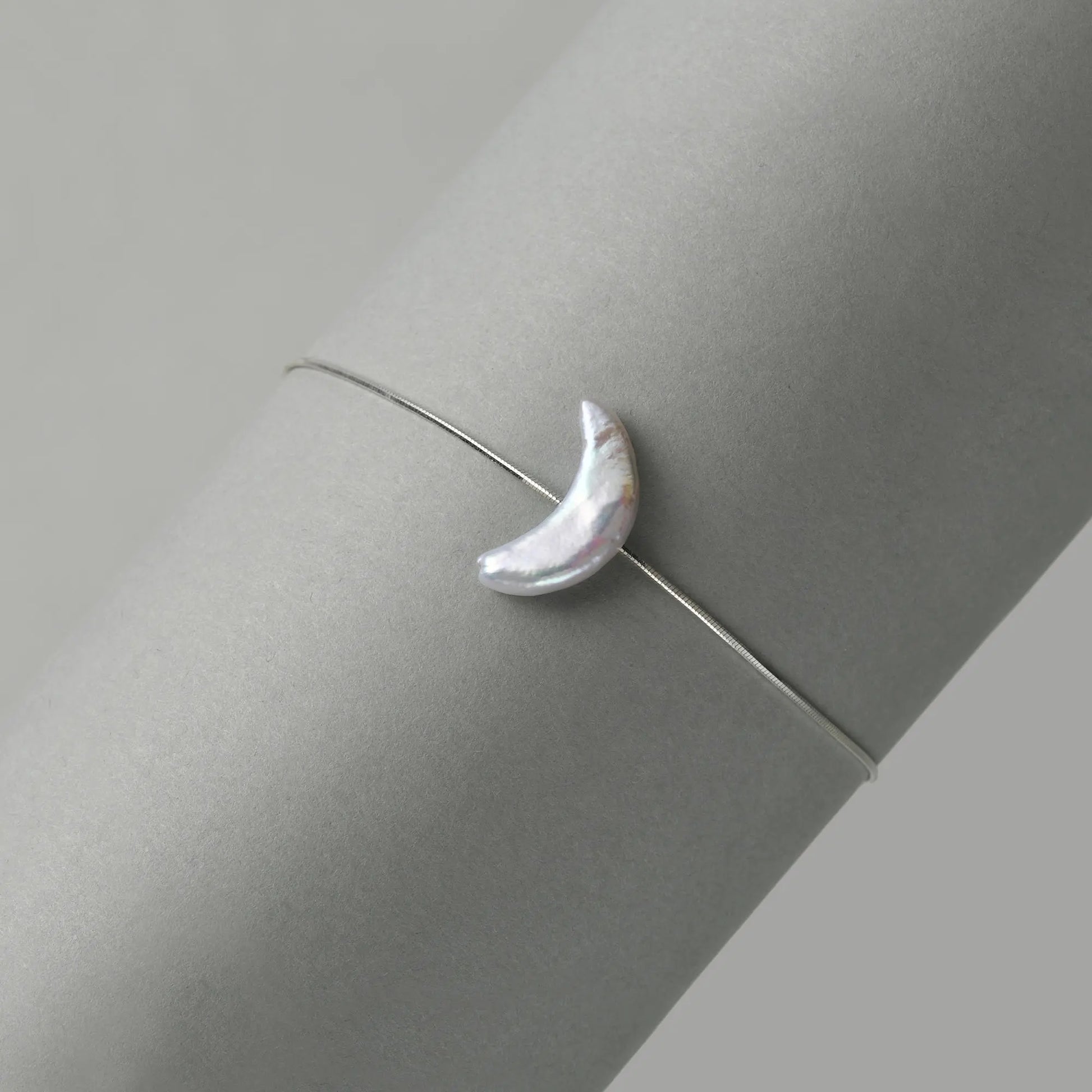 Luna | White Moon Baroque Pearl Silver Bracelet