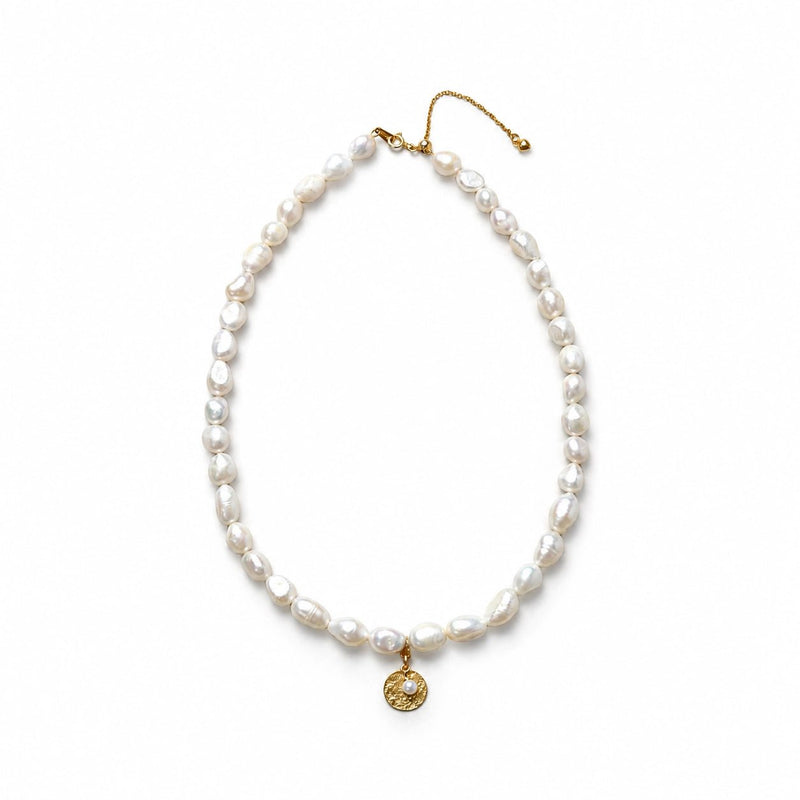 Choli | White Oval Baroque Pearl 18k Gold Charm Necklace