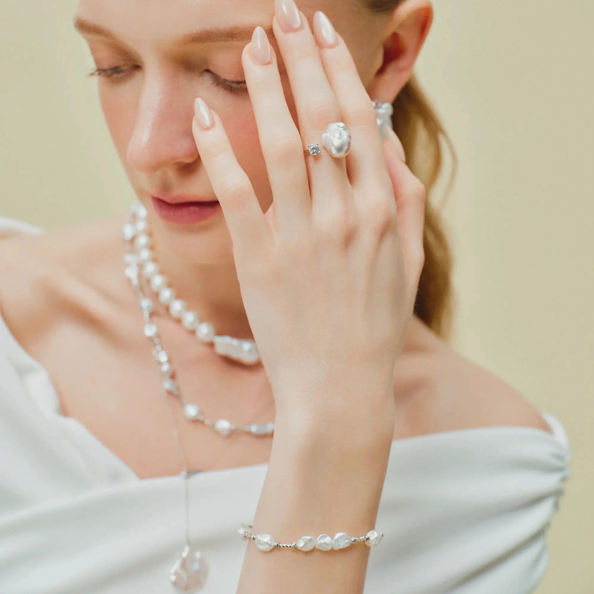Ether | White Keshi Baroque Pearl Silver Bracelet