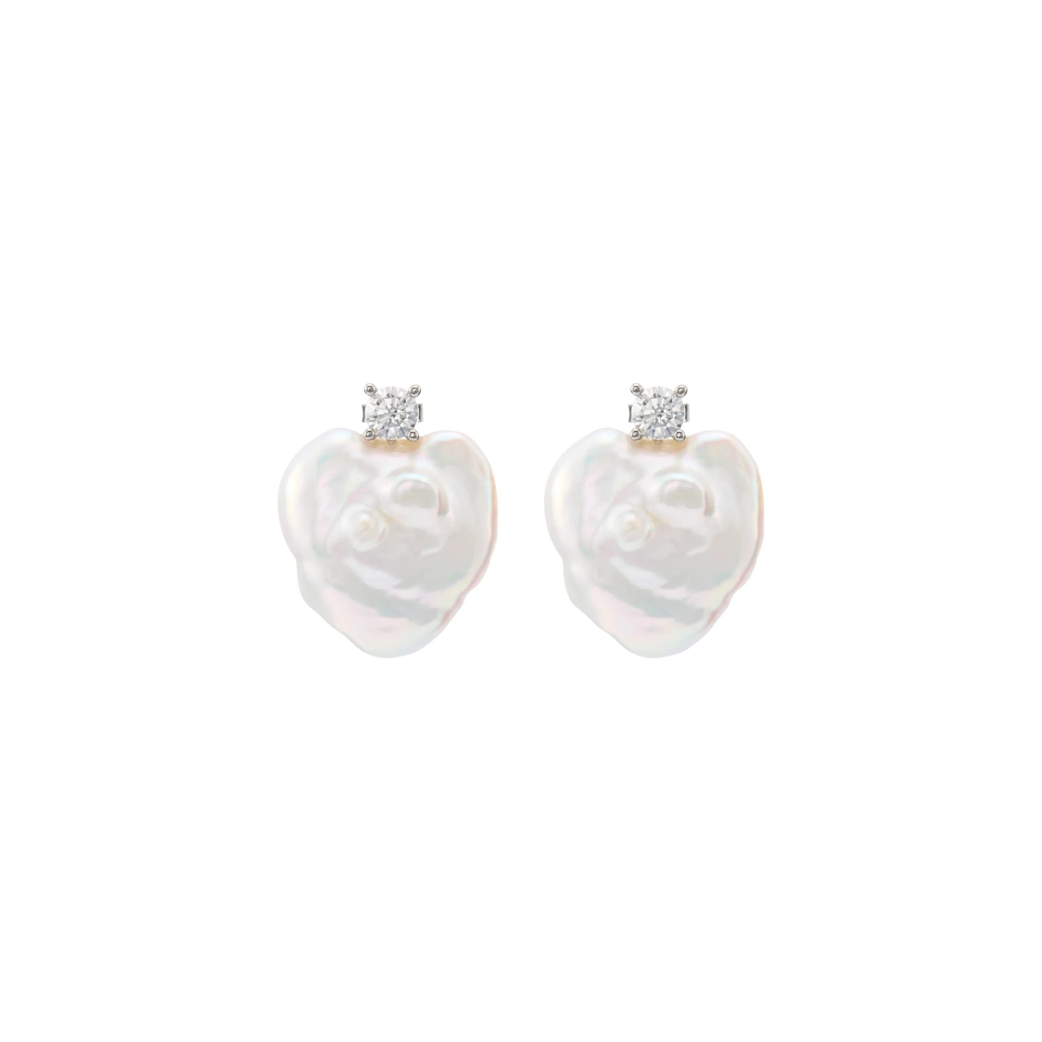 Dainty heart baroque pearl stud earring detail look