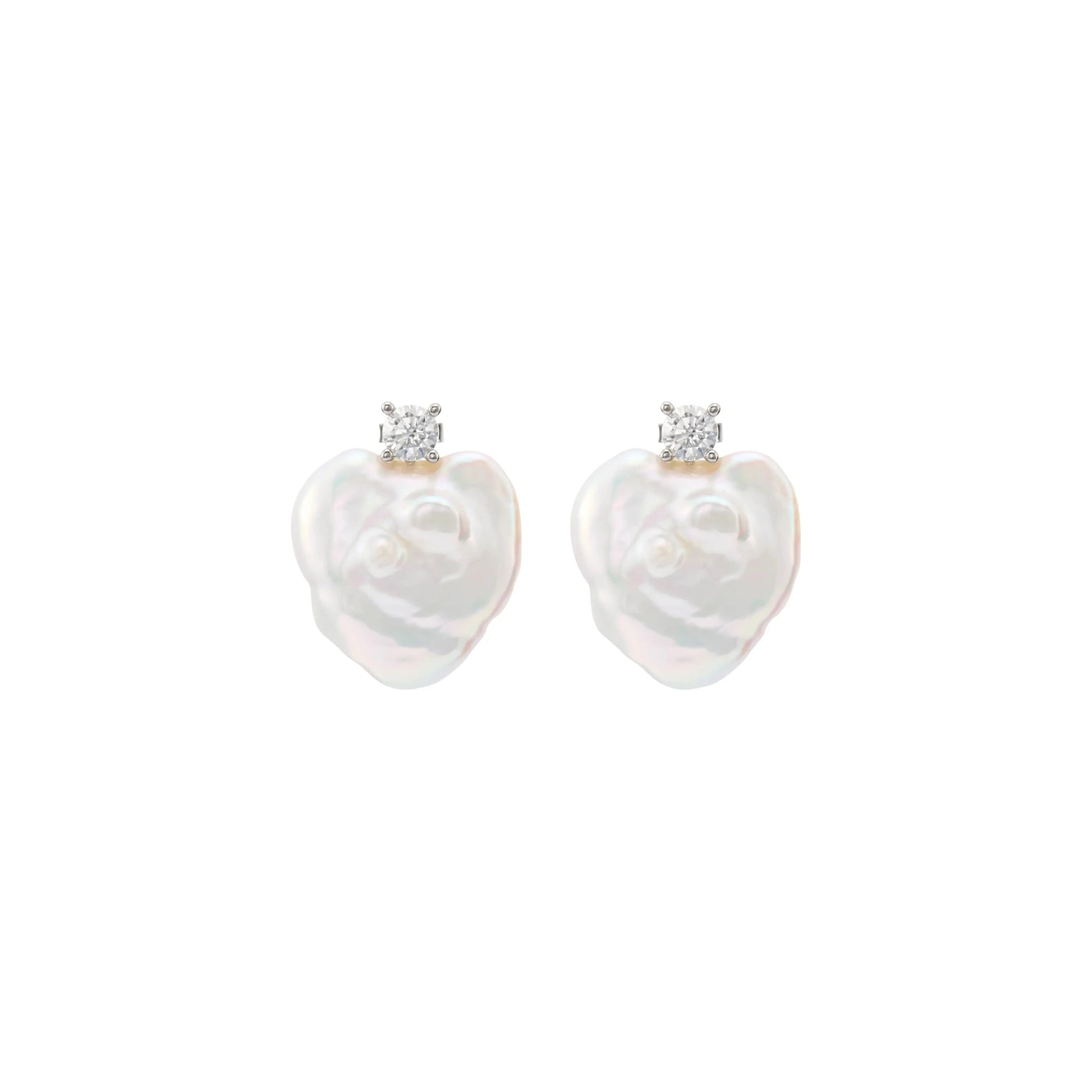 Dainty heart baroque pearl stud earring detail look