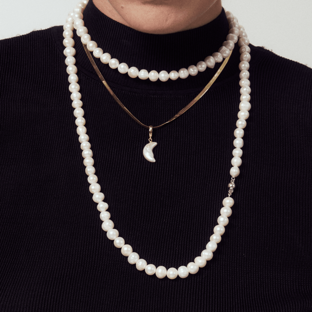 Olea | White Oval Baroque Pearl Silver Necklace