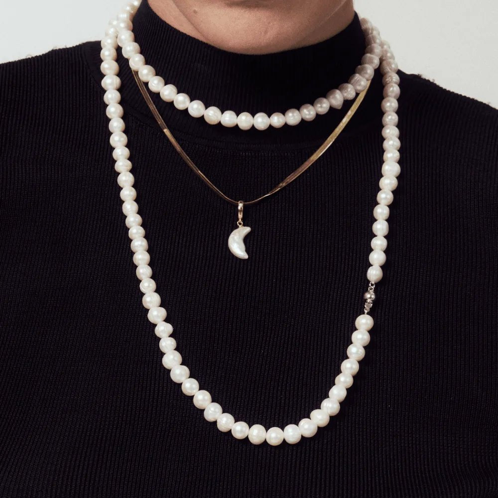 Olea | White Oval Baroque Pearl Silver Necklace