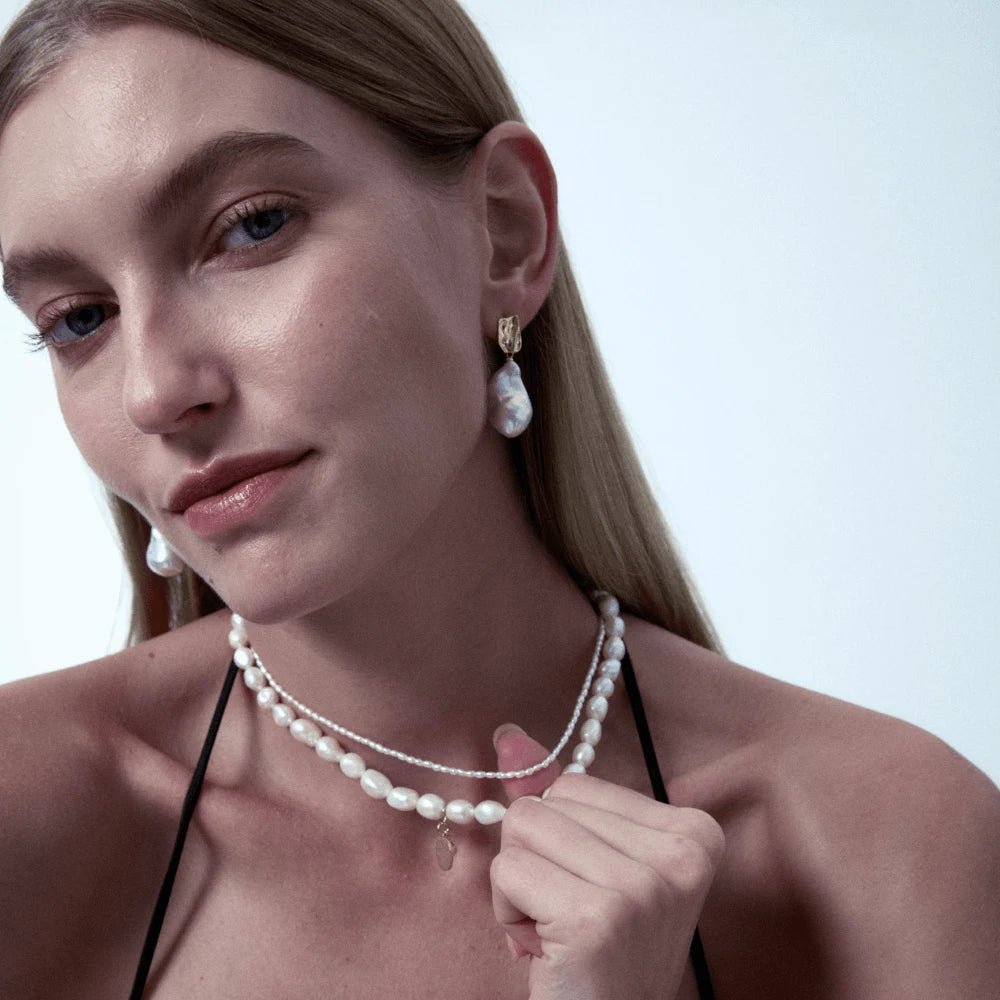 Flowing | White Drop Baroque Pearl 18k Gold Earrings