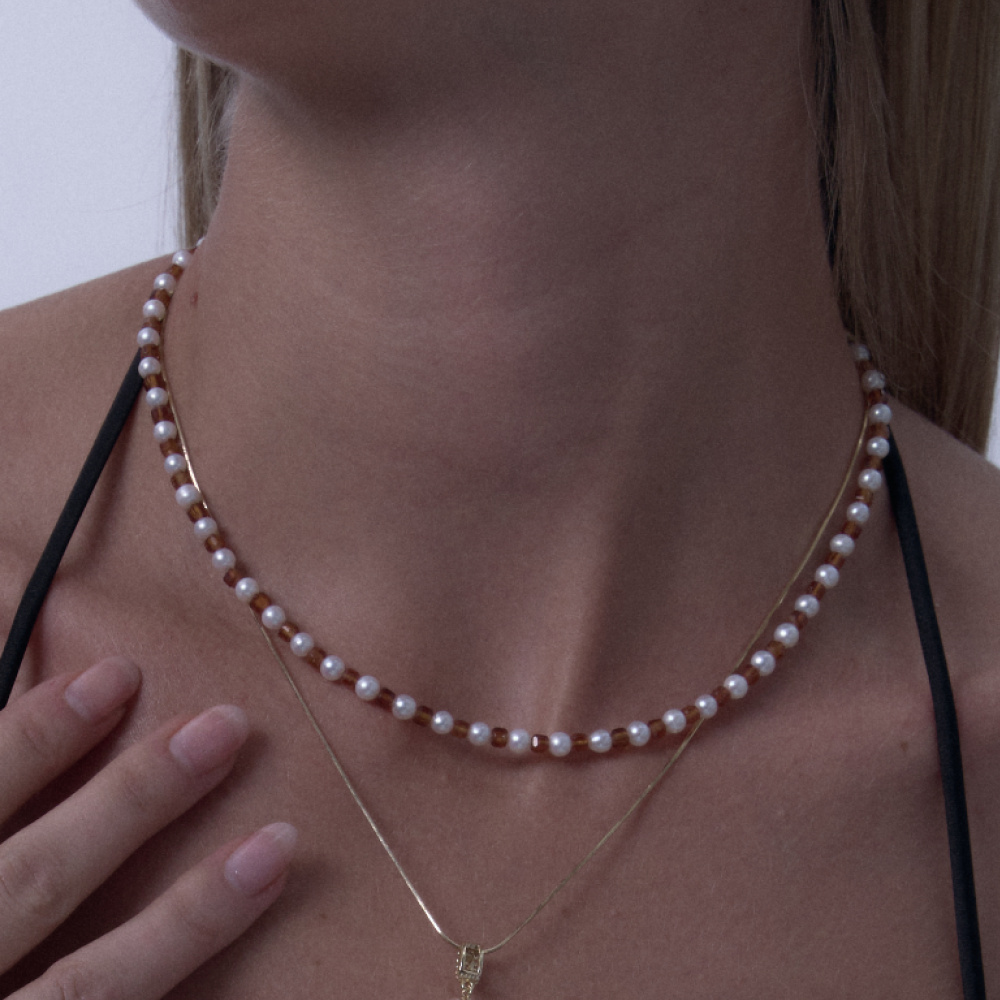 Collier de perles et grenats thumbnail 1