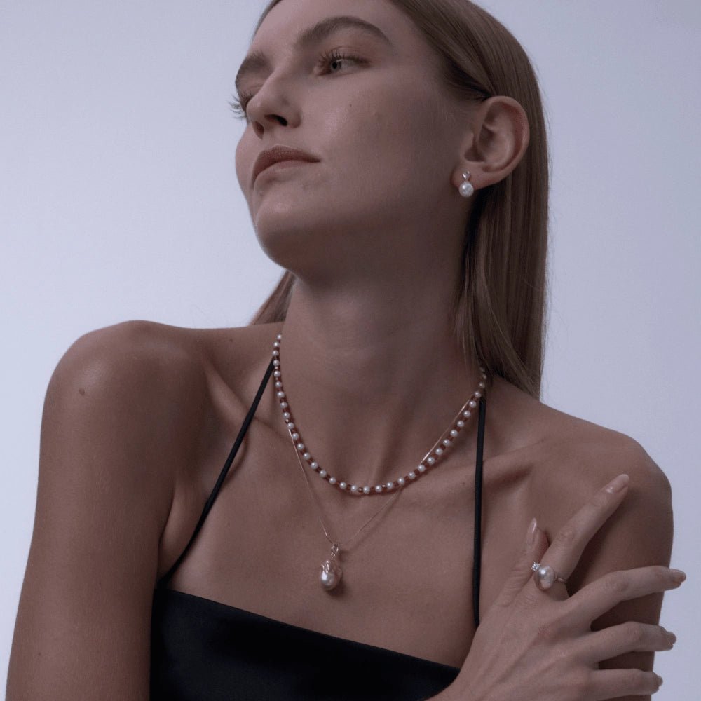 Gabri | White Baroque Pearl Garnet Beaded Necklace