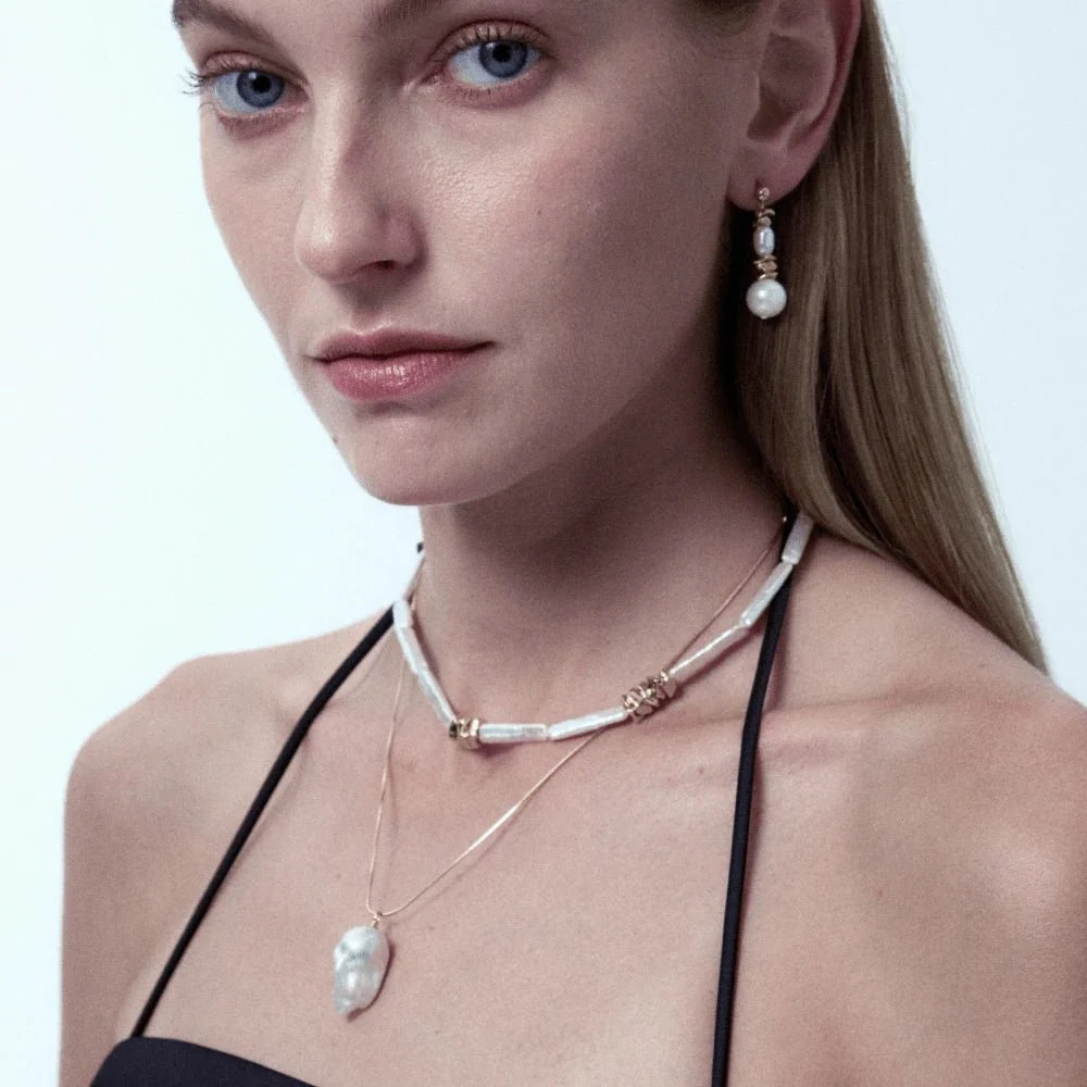 Bonnee | White Stick Baroque Pearl 18k Gold Necklace model view