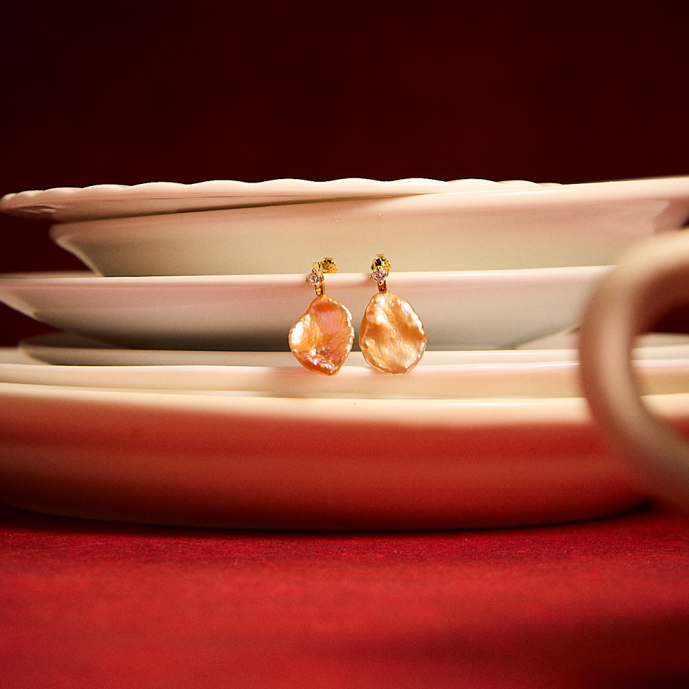 Boucles d'oreilles baroques en perles de l'Aube Dorée thumbnail 1