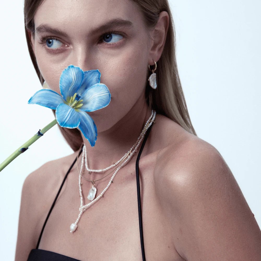 Jennifer | White Oval Baroque Pearl 18k Gold Layered Necklace