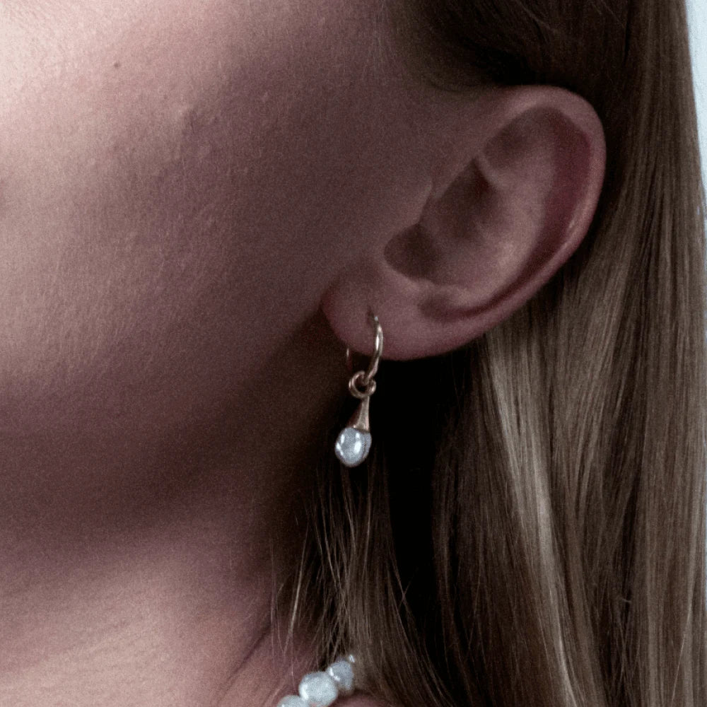 Mona | Gray Keshi Baroque Pearl 18k Gold Earrings