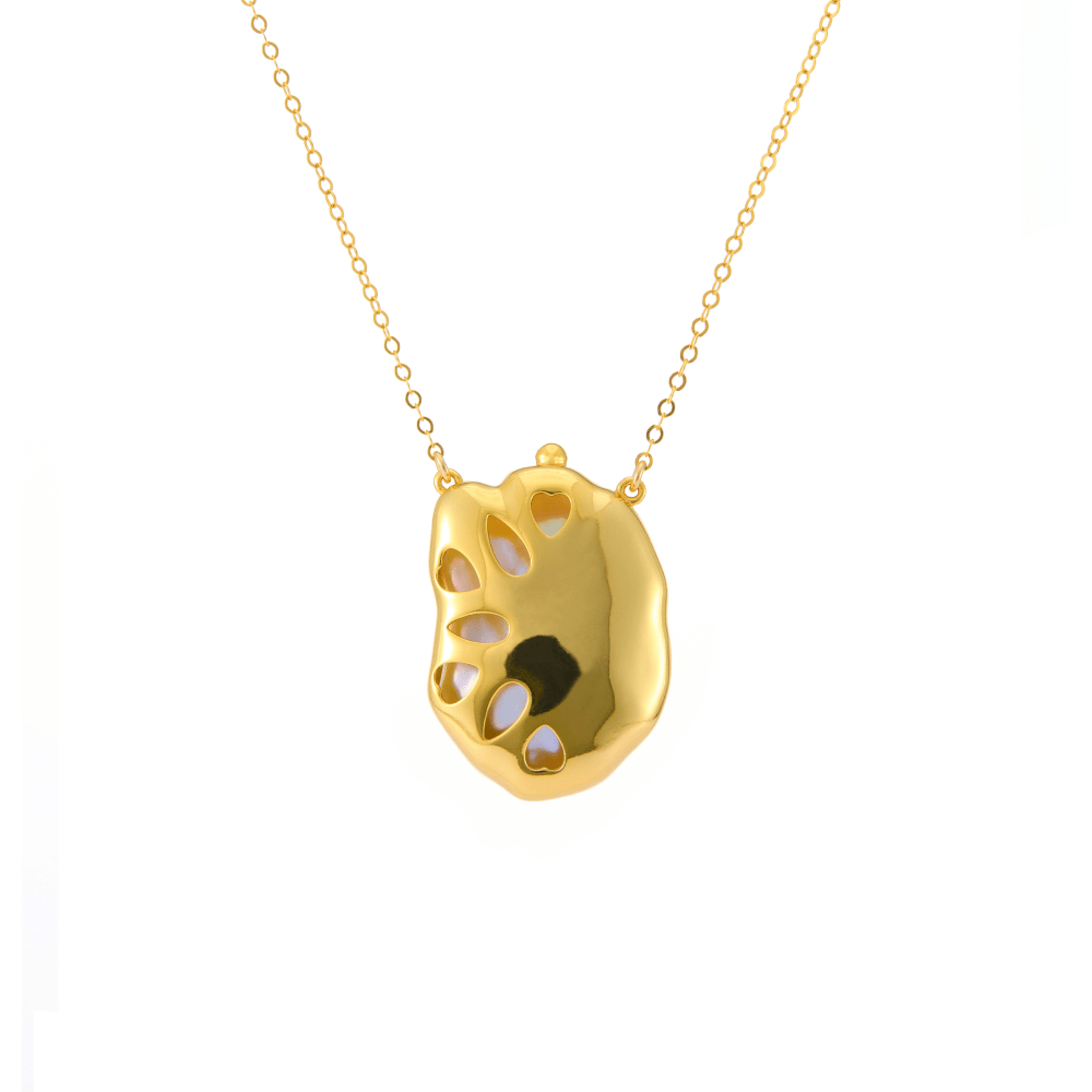 Shelly | White Baroque Pearl 18k Gold Frame Pendant