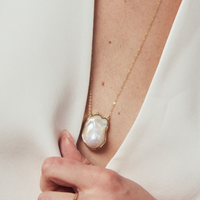 Golden Veil Baroque Pendant thumbnail 1