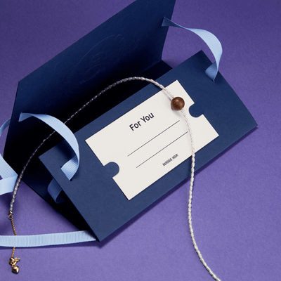 Collier équilibré en bois de Huali et mini perles