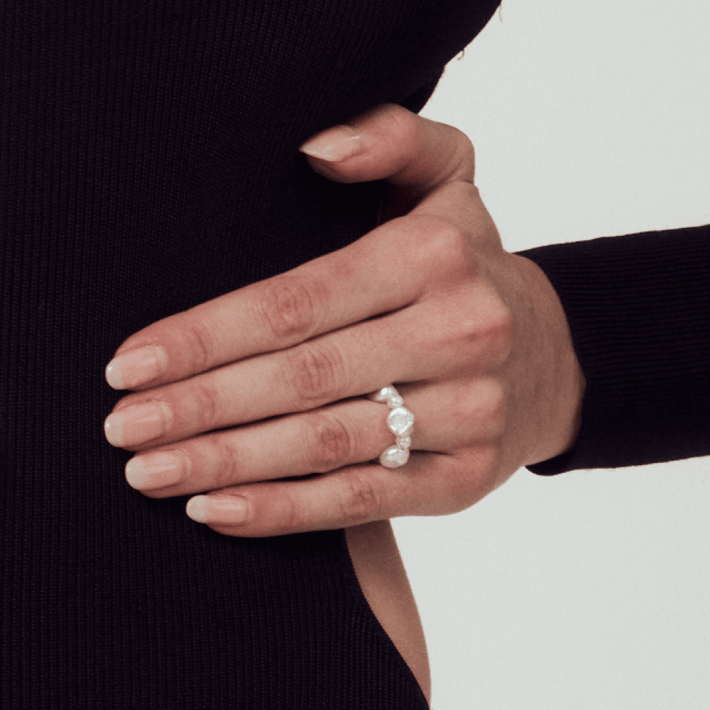 Noah | White Keshi Baroque Pearl Ring