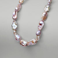 Lunar Tidal Baroque Pearl Necklace thumbnail 2