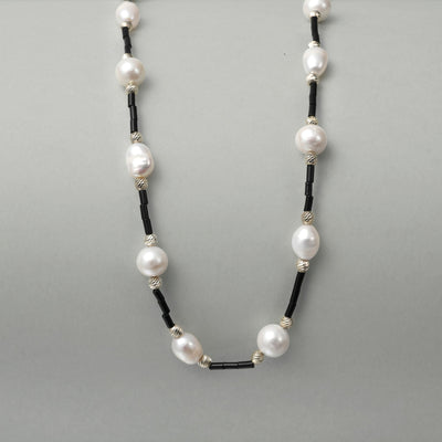 Collier de perles baroques Monolith Line