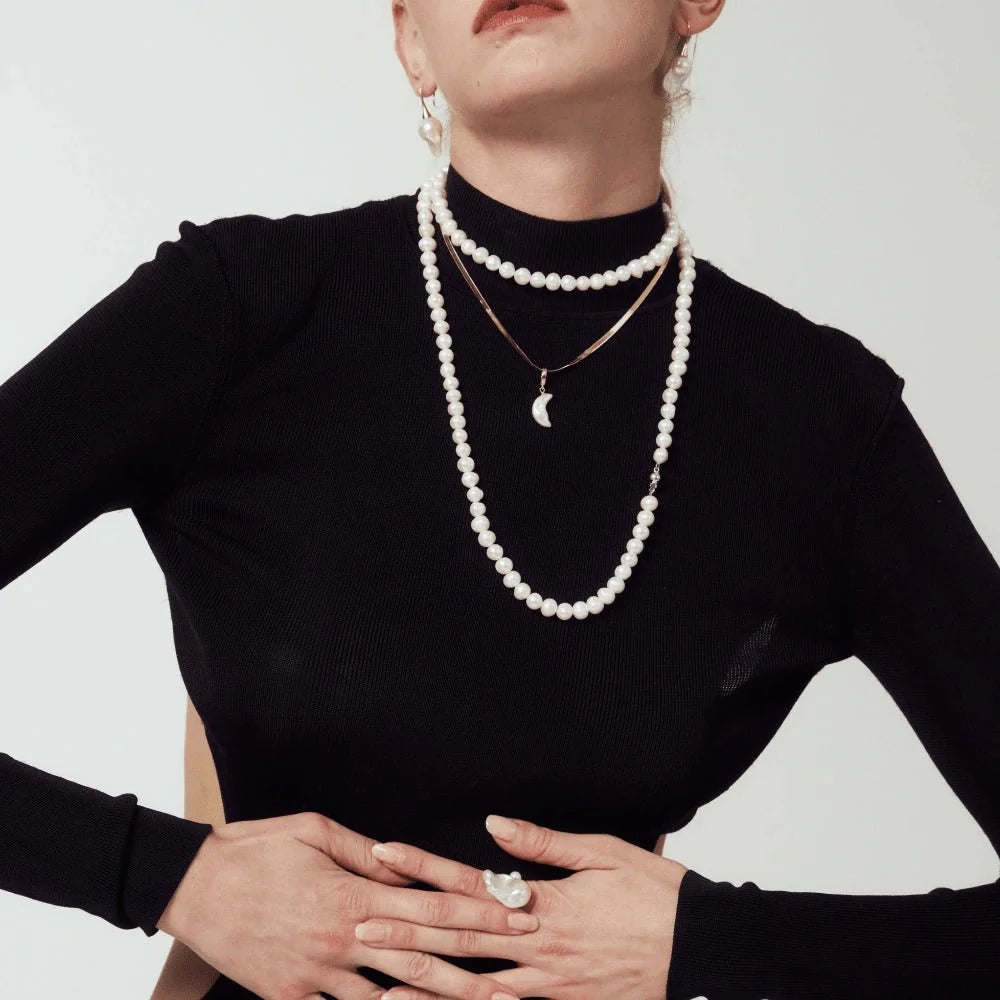 Magni | White Moon 18k Gold Snake Chain Pendant model view