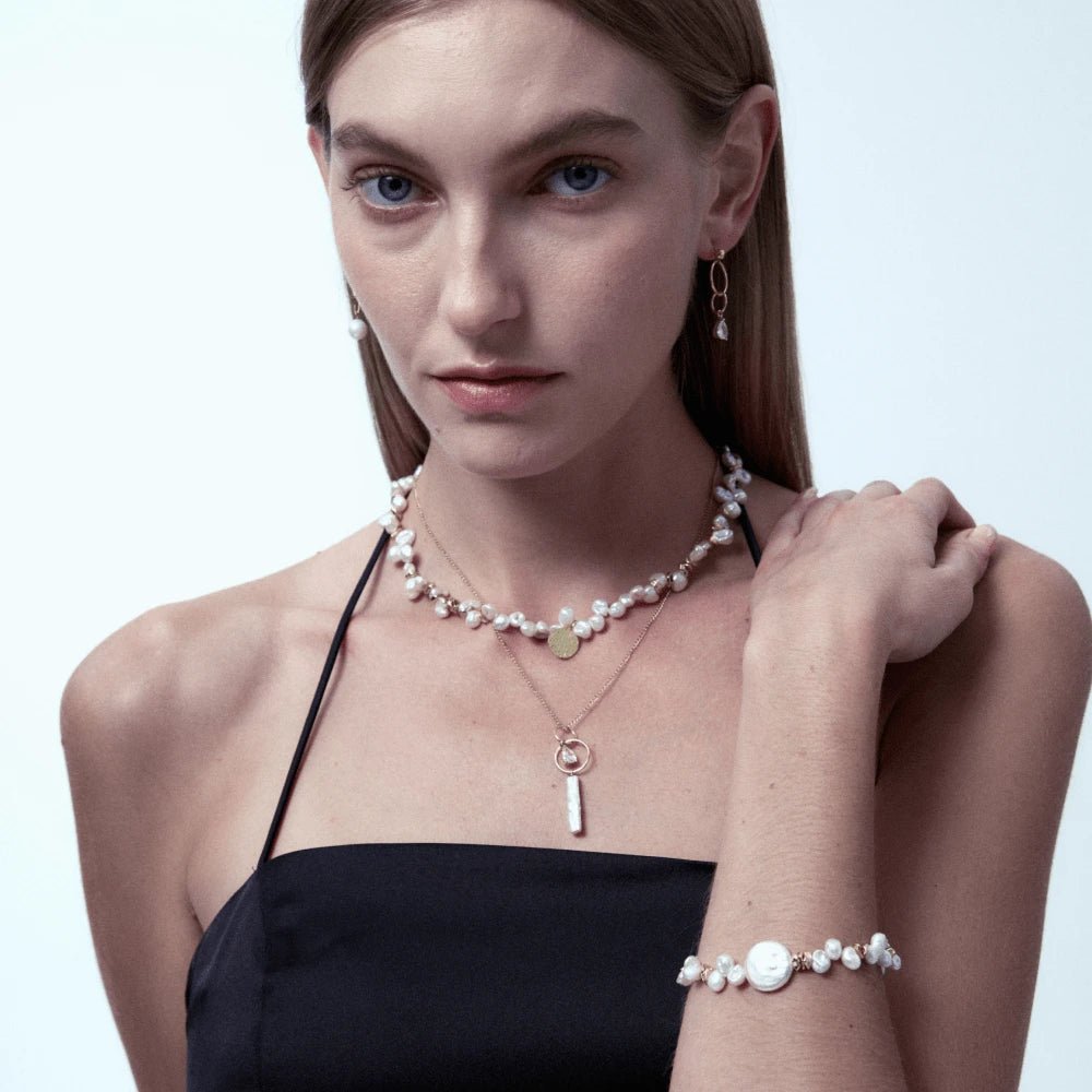 Oybi | White Stick Baroque Pearl 18k Gold Crystal Pendant