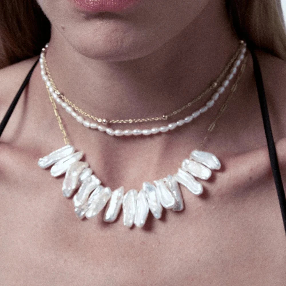 Nowa | White Stick Baroque Pearl 18k Gold Pendant model view