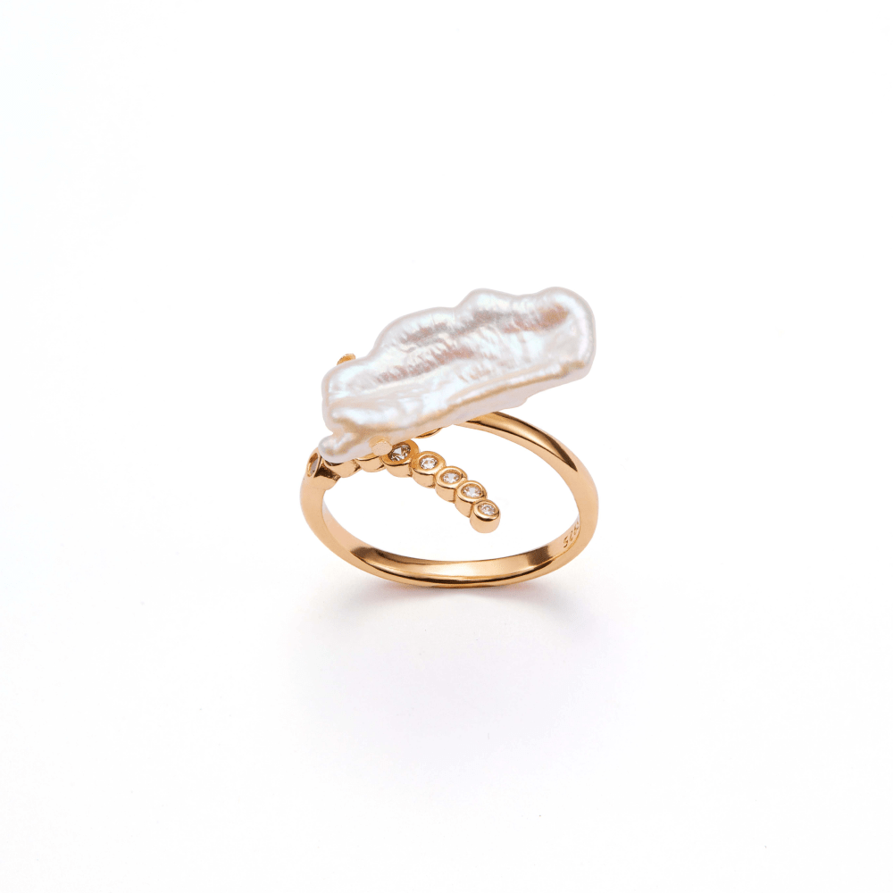 Raven | White Stick Baroque Pearl 18K Gold Ring