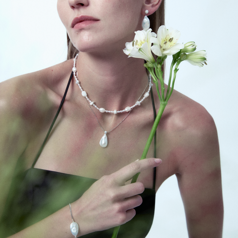 Realm of Tears Drop Pear pendant image 3