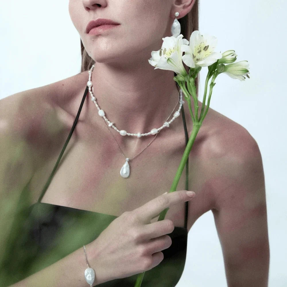 Billi | White Drop Baroque Pearl Silver Pendant model view
