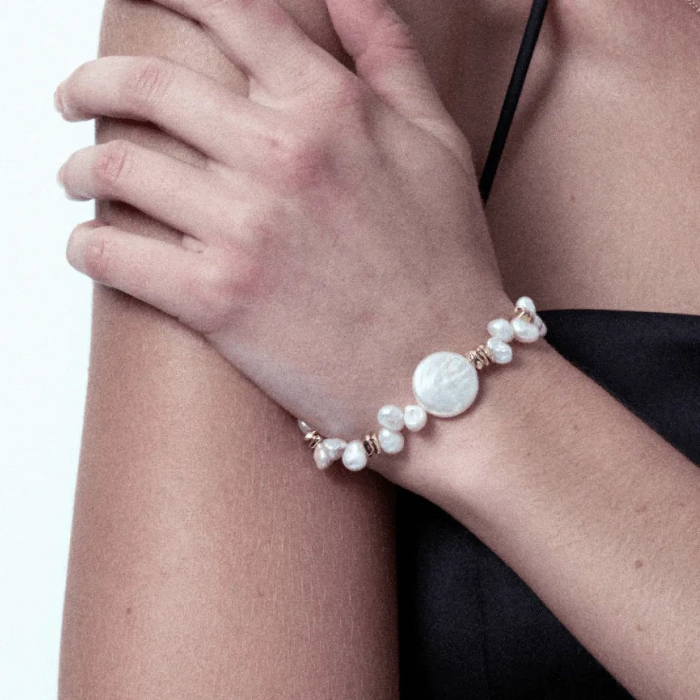 Rome | White Button Baroque Pearl 18k Gold Bracelet