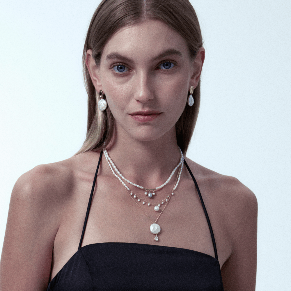 Troye | White Button Baroque Pearl 18k Gold Crystal Pendant