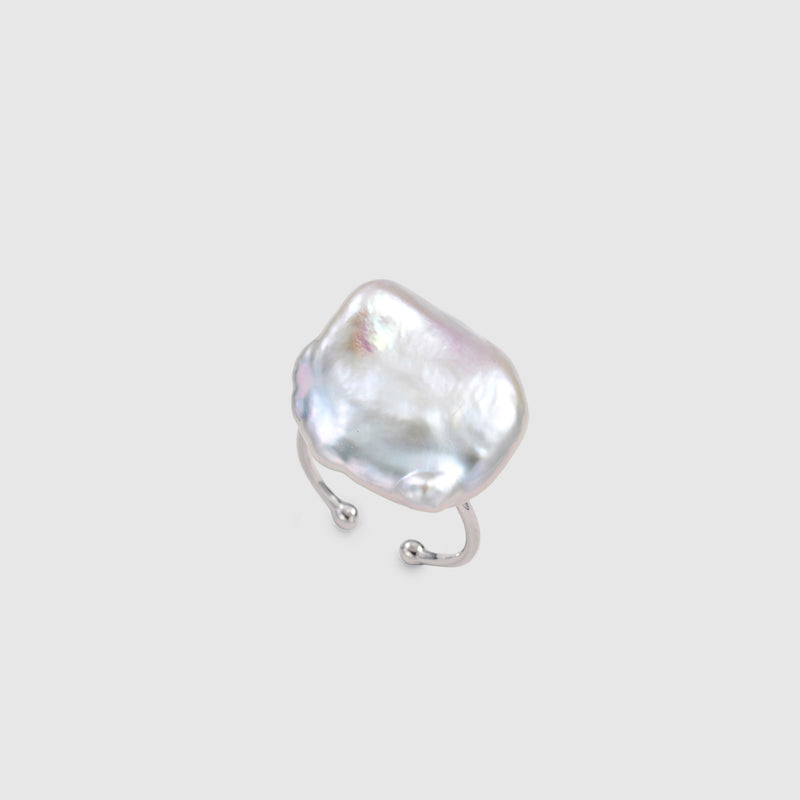 Bold Petal Pearl Open Ring