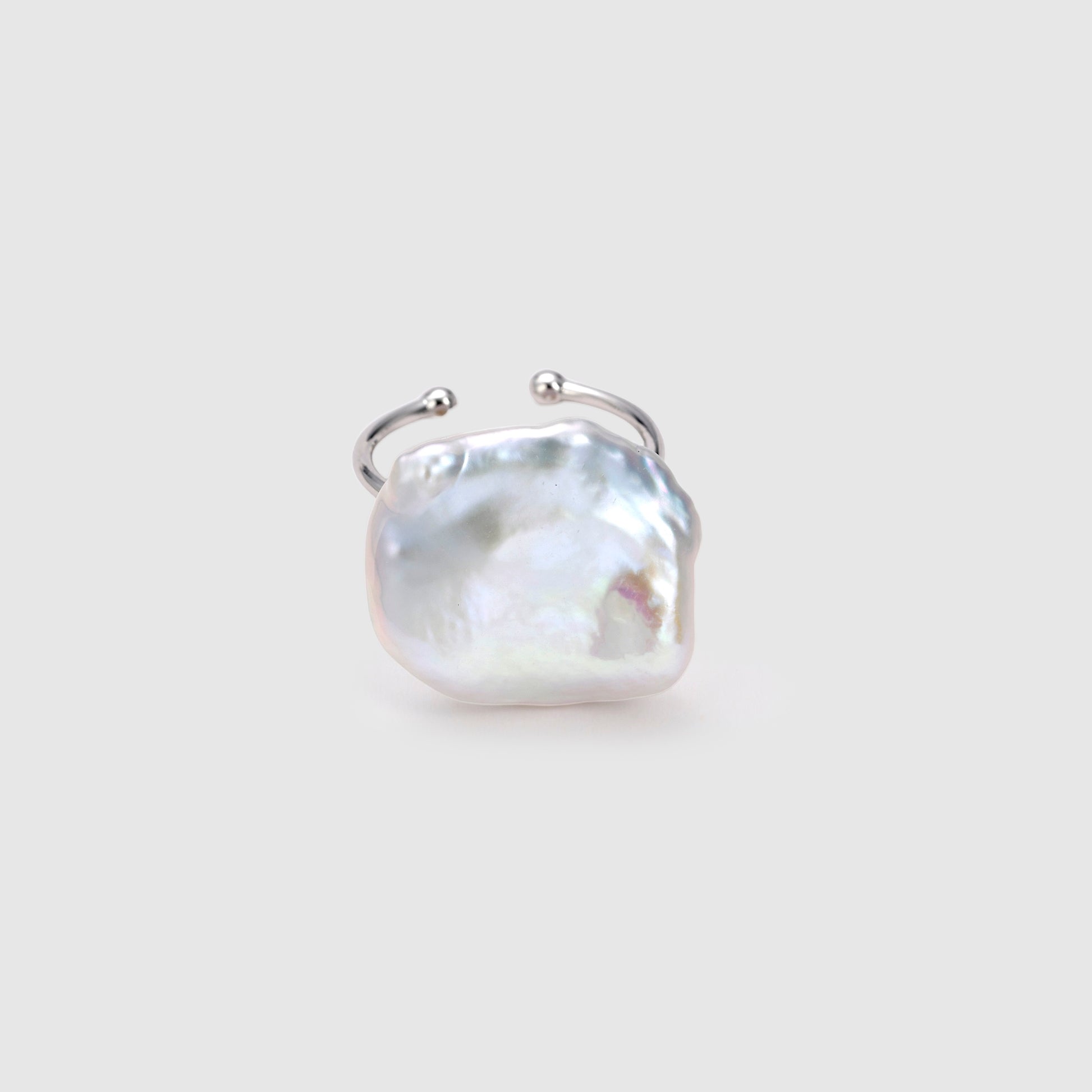 Bold Petal Pearl Open Ring