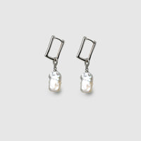 Geometric Link Baroque Pearl Earrings main thumbnail