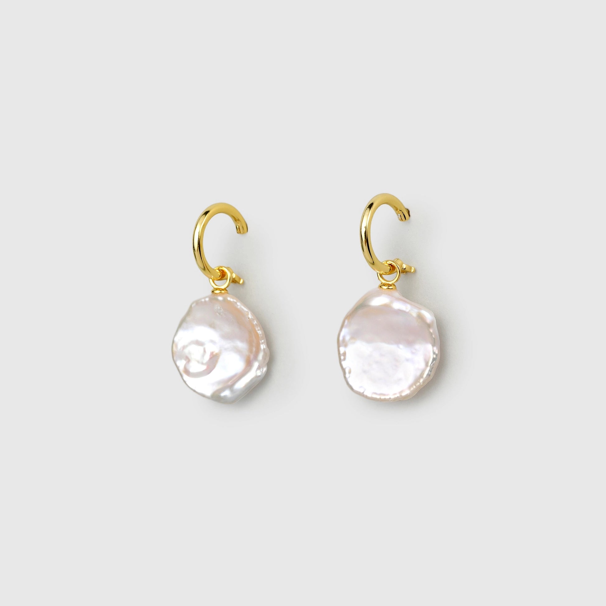 Gigi | White Petal Baroque Pearl 18k Gold Coin Earrings