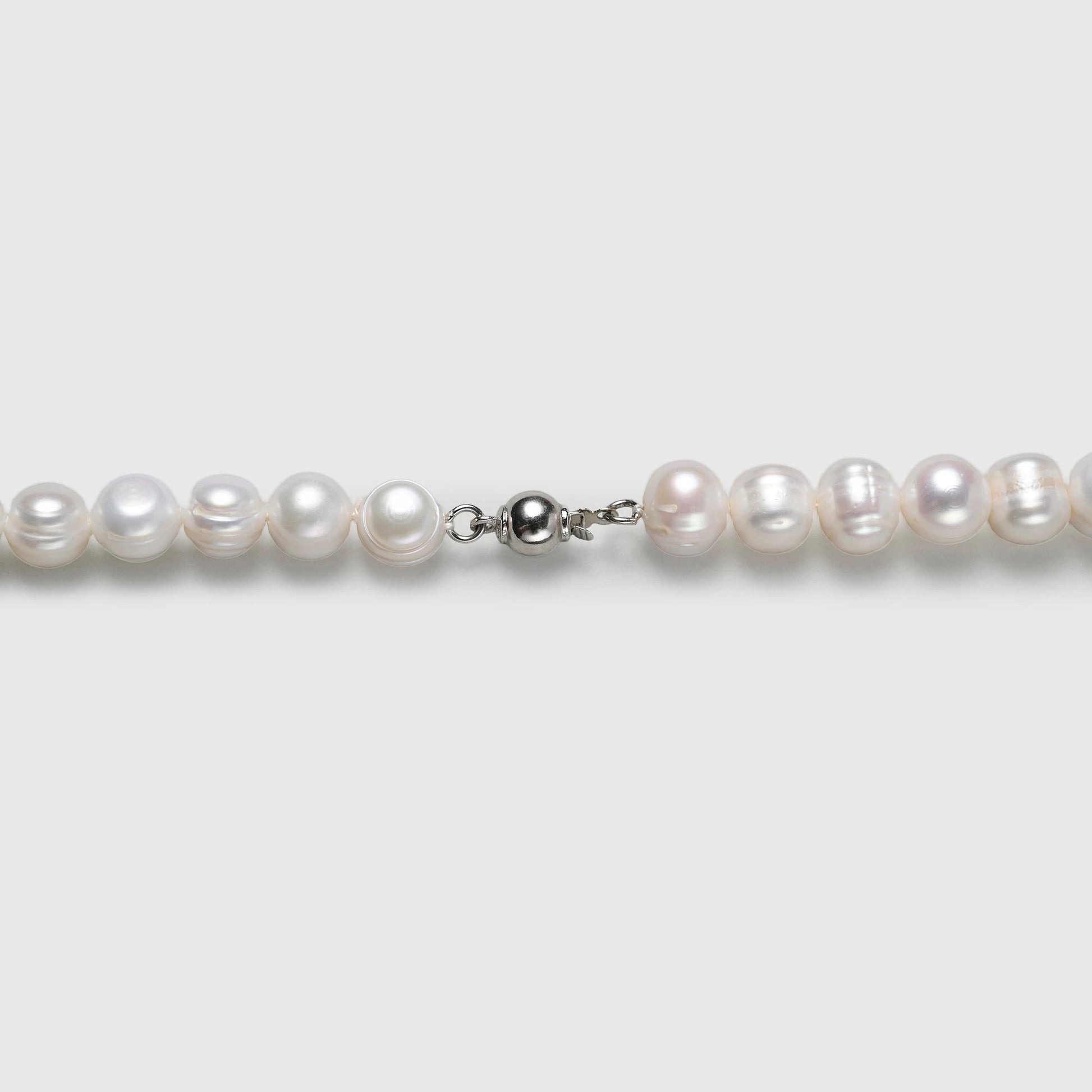 Olea | White Oval Baroque Pearl Silver Necklace